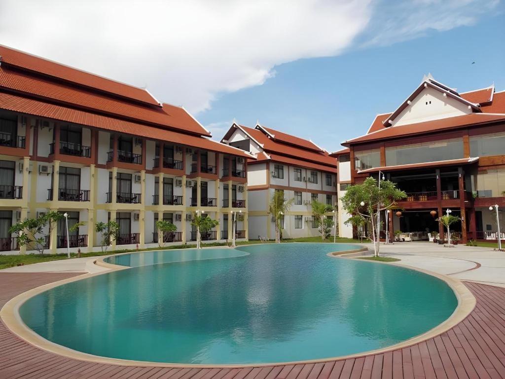 Xishuangbanna Hotel Managed By Xandria Hotel Luangprabang Kültér fotó