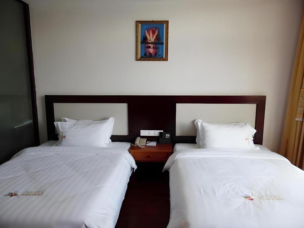 Xishuangbanna Hotel Managed By Xandria Hotel Luangprabang Kültér fotó