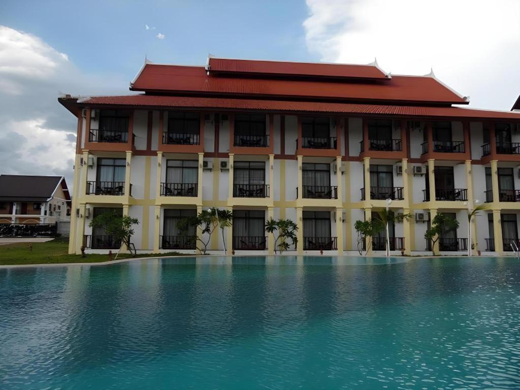 Xishuangbanna Hotel Managed By Xandria Hotel Luangprabang Kültér fotó