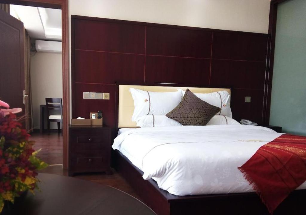 Xishuangbanna Hotel Managed By Xandria Hotel Luangprabang Kültér fotó