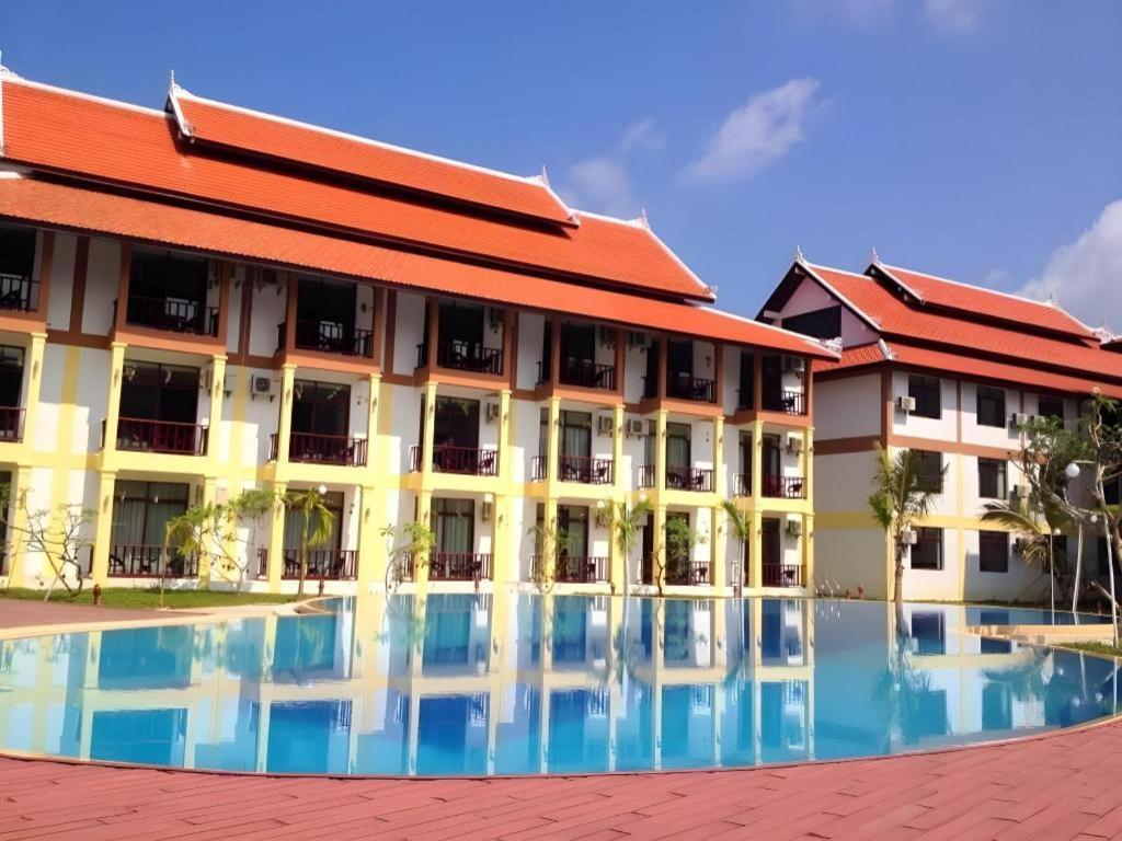 Xishuangbanna Hotel Managed By Xandria Hotel Luangprabang Kültér fotó